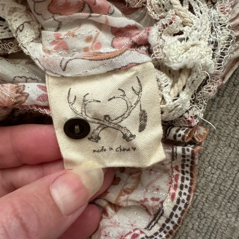 Spell and the Gypsy Zahara Blouse - Picture 9 of 12